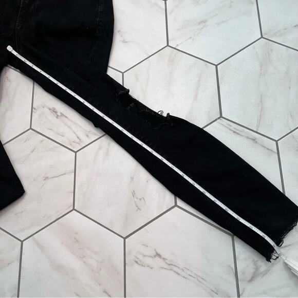 Old Navy Mid-rise Distressed Black Rockstar Jeans Size 10 - Picture 8 of 8